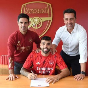 db官网官方注册-官方：门将拉亚租借加盟阿森纳 合同附买断条款