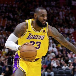 db电子-詹皇最后一传引争议！雷迪什三分14.3%为何信任他？